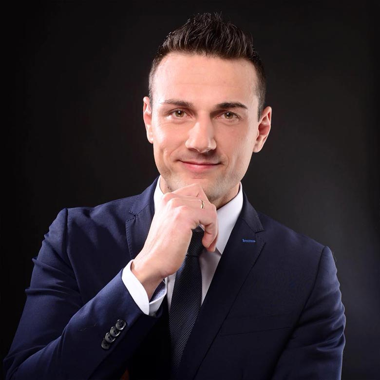 trainer-der-neuen-generation-trainer-andreas-schneider-780x780