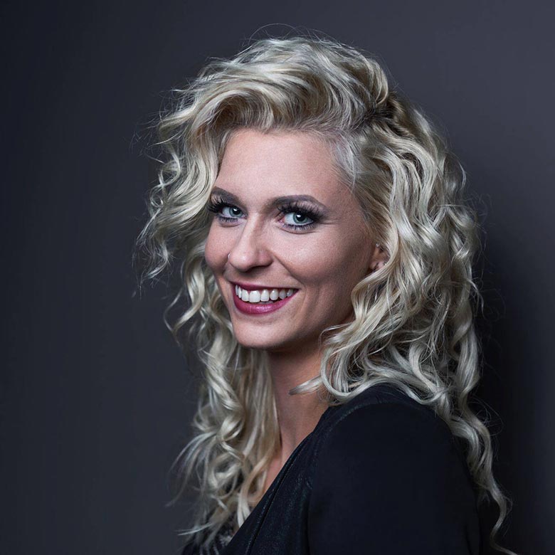 trainer-der-neuen-generation-trainer-vanessabuchner-780x780