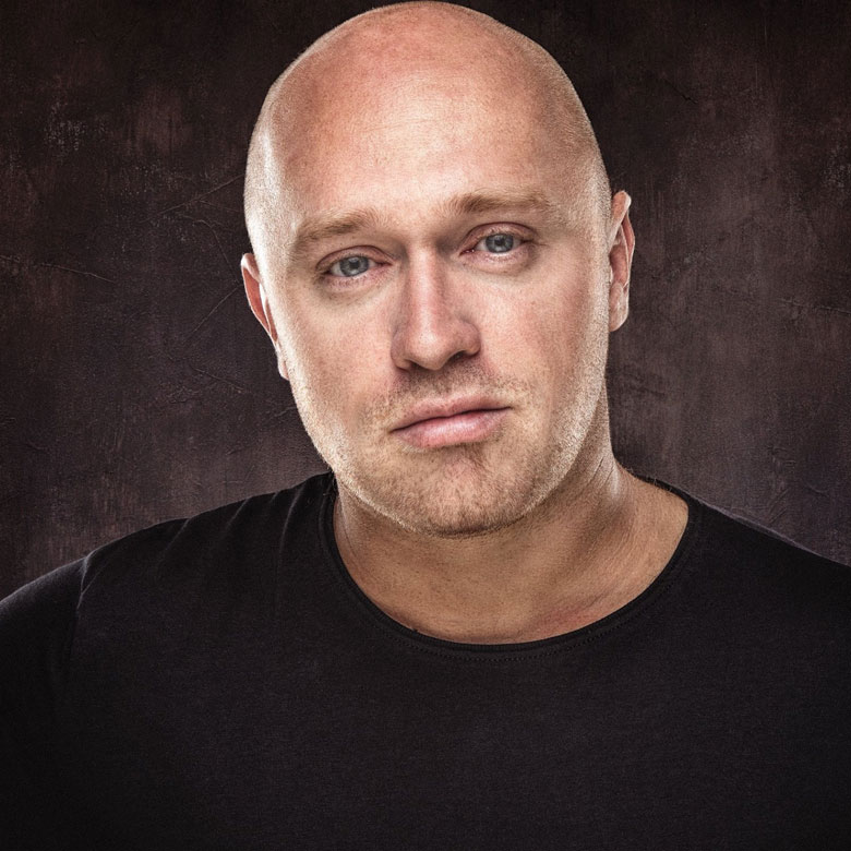 trainer-der-neuen-generation-trainer-dannyadams-780x780.psd